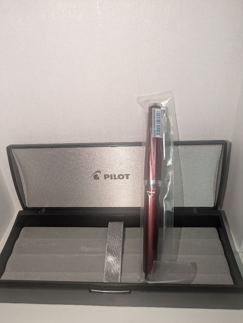 e*様 【新品】PILOT 万年筆 エラボー ソフト極細